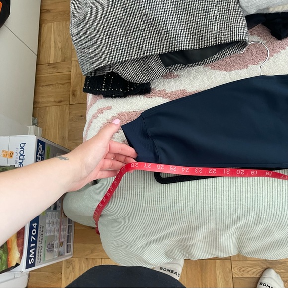 Lululemon On The Fly Jogger- True Navy - Picture 9 of 9